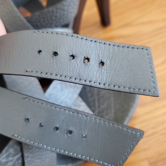 Gucci Pebbled Asphalt Grey Leather Strappy Platform Sandals Women's Shoes  8.5 - Picture 15 of 16